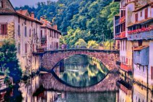 桑拿岛中场兑现承诺，赠送球迷福利