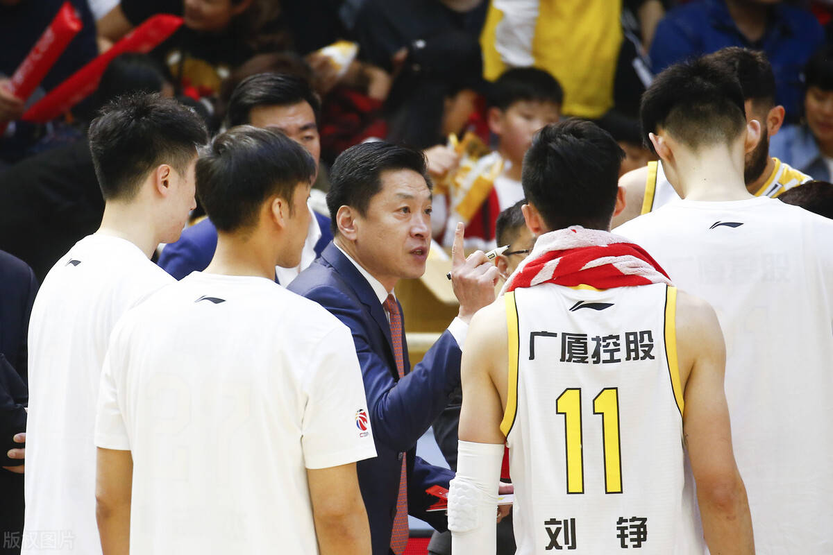 星空体育中国官网-关于英雄独行：球员实力超群之辈谁更出彩？的信息